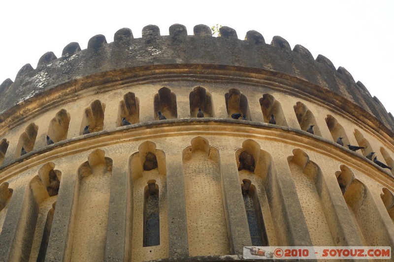 Zanzibar - Stone Town - Anglican Cathedral - Crows
Mots-clés: Eglise animals oiseau Corbeau patrimoine unesco