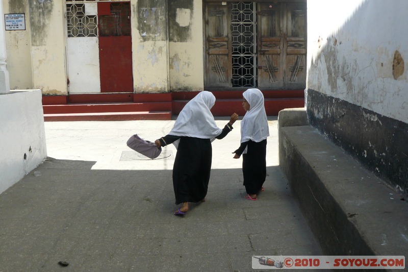 Zanzibar - Stone Town - Two young girls
Mots-clés: personnes patrimoine unesco