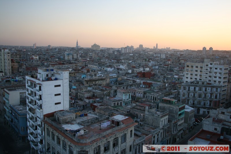 La Havane - Puesta del sol 
Mots-clés: Centro Habana Ciudad de La Habana CUB Cuba geo:lat=23.14219992 geo:lon=-82.36342907 geotagged sunset