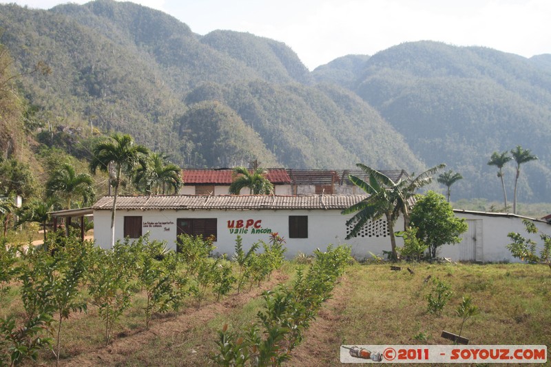 Valle de Vinales - Valle de Ancon
Mots-clés: CUB Cuba Ensenada de las Casas geo:lat=22.65693006 geo:lon=-83.74825384 geotagged Pinar del RÃ­o