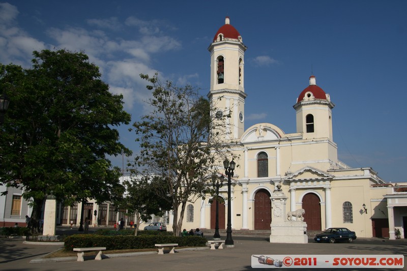 Cienfuegos - Parque Jose Marti - Catedral de la Purisima Concepcion
Mots-clés: Cienfuegos CUB Cuba geo:lat=22.14081177 geo:lon=-80.45501089 geotagged Punta Gorda patrimoine unesco Eglise