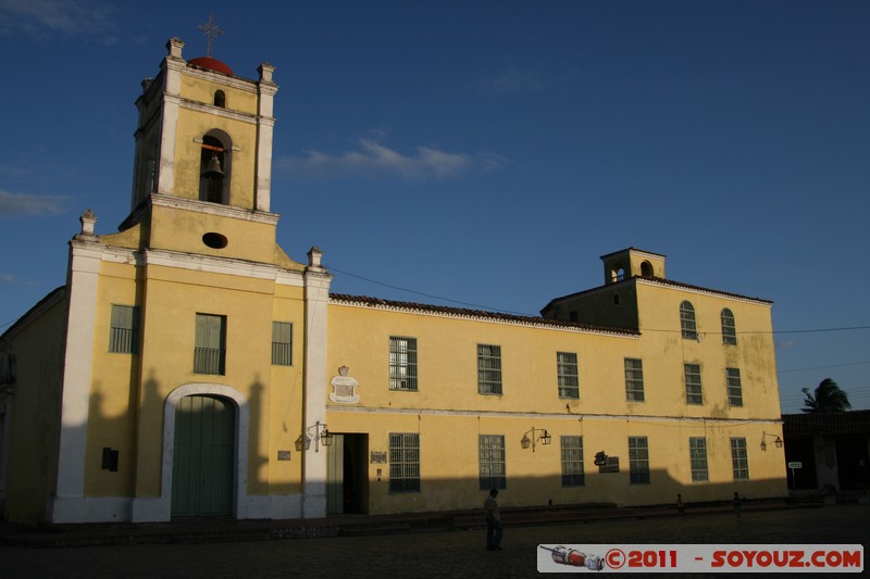 Camaguey - Iglesia San Juan de Dios
Mots-clés: CamagÃ¼ey CUB Cuba geo:lat=21.37644728 geo:lon=-77.91806592 geotagged patrimoine unesco sunset Eglise