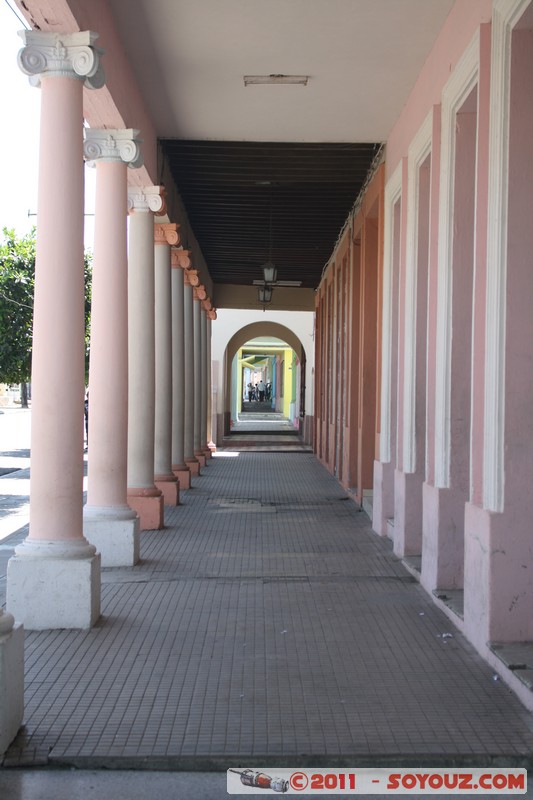 Camaguey - Avenida de la Libertad
Mots-clés: CamagÃ¼ey CUB Cuba geo:lat=21.37246048 geo:lon=-77.91017448 geotagged La Moncloa Colonial Espagnol