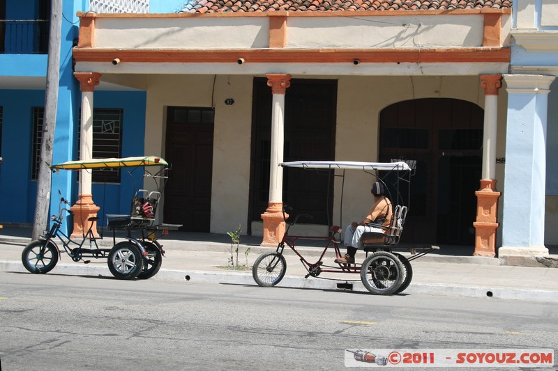 Camaguey - Avenida de la Libertad - Triciclo
Mots-clés: CUB Cuba geo:lat=21.37366576 geo:lon=-77.91189895 geotagged La Moncloa velo Colonial Espagnol