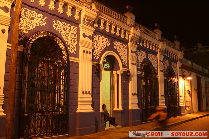 Camaguey de noche - Parque Agramonte
Mots-clés: CamagÃ¼ey CUB Cuba geo:lat=21.37882153 geo:lon=-77.91866541 geotagged patrimoine unesco Nuit