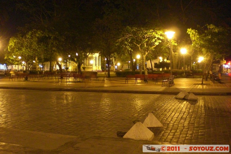 Santa Clara - Parque Vidal de noche
Mots-clés: CUB Cuba geo:lat=22.40660479 geo:lon=-79.96522307 geotagged Santa Clara Villa Clara Nuit