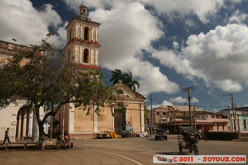 Remedios - Plaza Marti - Iglesia Bien Viaje
Mots-clés: CUB Cuba geo:lat=22.49572662 geo:lon=-79.54459369 geotagged Remedios Villa Clara Eglise velo