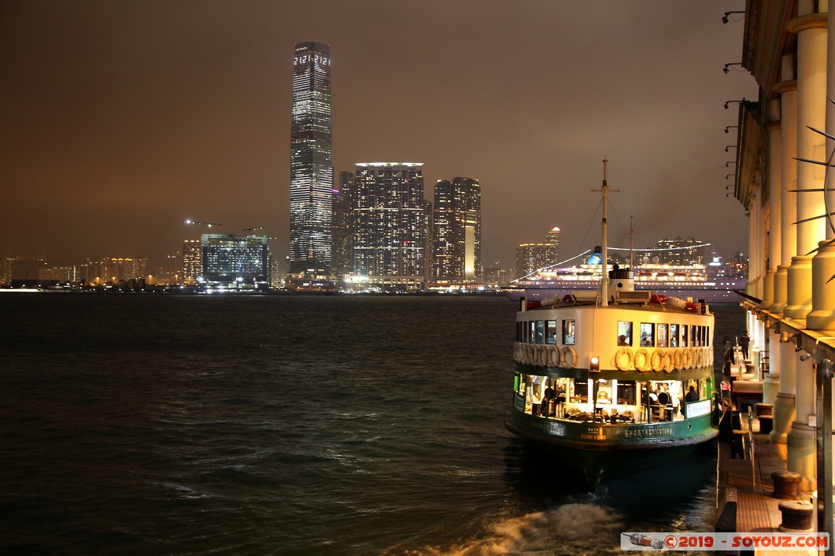 Hong Kong by night - Star Ferry Pier
Mots-clés: Central Central and Western geo:lat=22.28674778 geo:lon=114.16048222 geotagged HKG Hong Kong Nuit Port bateau skyline skyscraper Star Ferry Pier