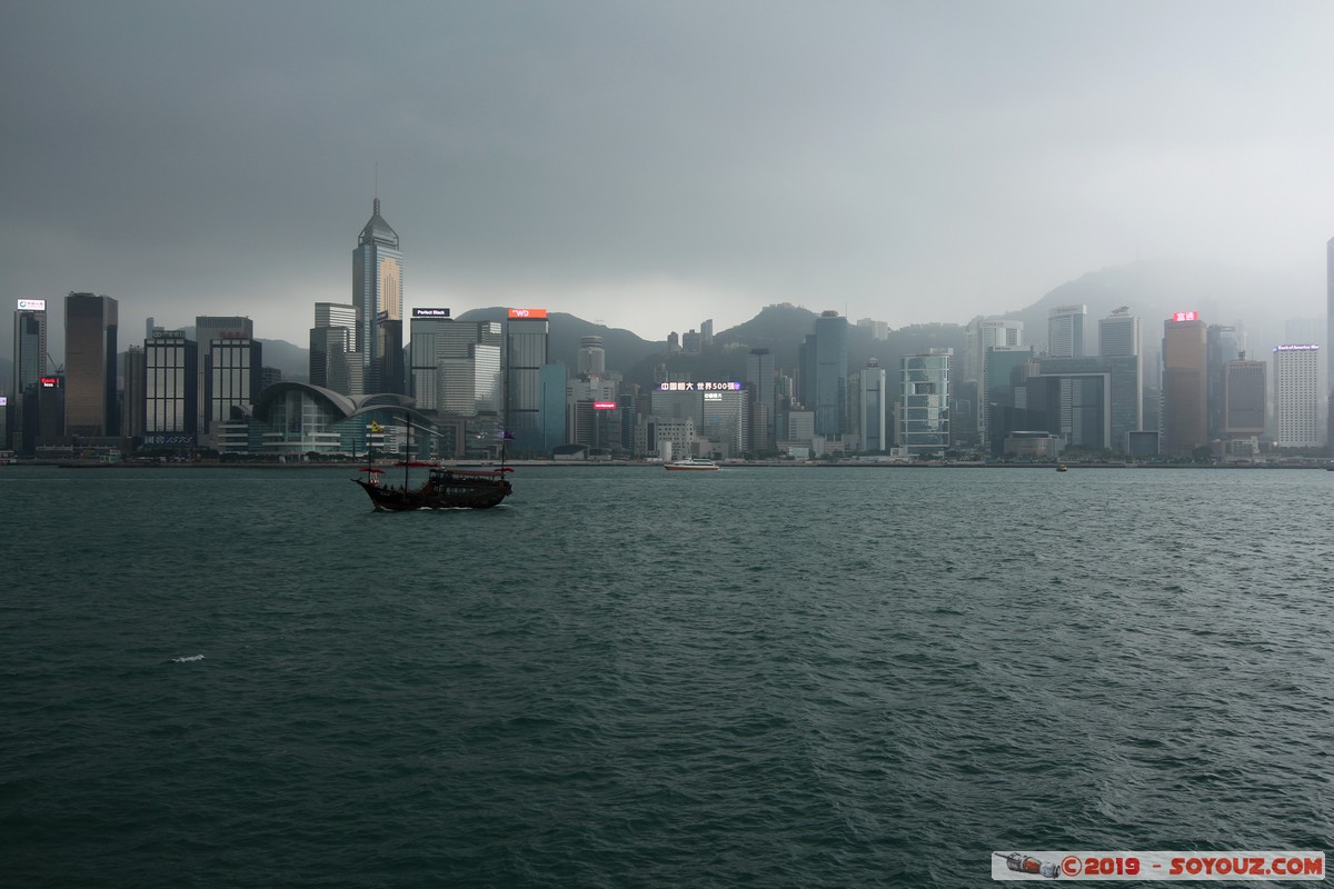 Hong Kong - Kowloon
Mots-clés: geo:lat=22.29301765 geo:lon=114.16968220 geotagged HKG Hong Kong Tsim Sha Tsui Yau Tsim Mong Victoria Harbour Mer bateau skyline skyscraper Kowloon City Kowloon