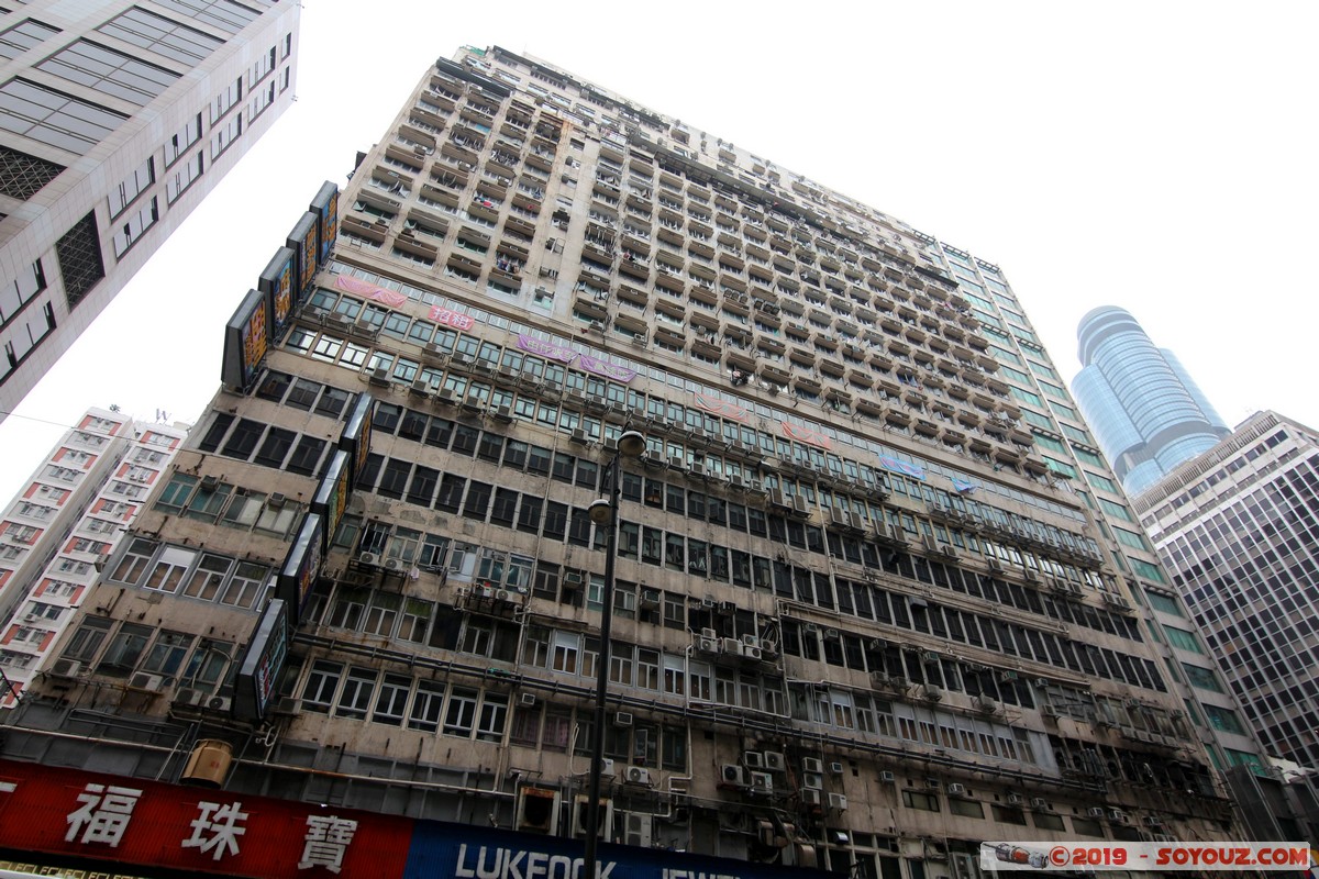 Hong Kong - Kowloon - Nathan Road
Mots-clés: geo:lat=22.31646167 geo:lon=114.16978667 geotagged HKG Hong Kong Yau Ma Tei Yau Tsim Mong Kowloon Mong Kok Nathan Road skyscraper