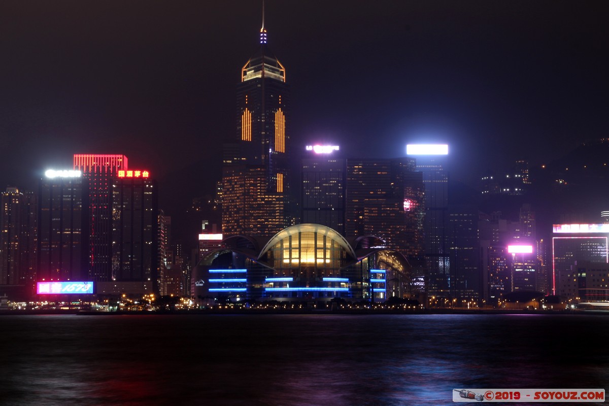 Hong Kong by night - View from Kowloon
Mots-clés: geo:lat=22.29322222 geo:lon=114.17242504 geotagged HKG Hong Kong Tsim Sha Tsui Yau Tsim Mong Kowloon Public Pier skyline skyscraper Nuit Victoria Harbour