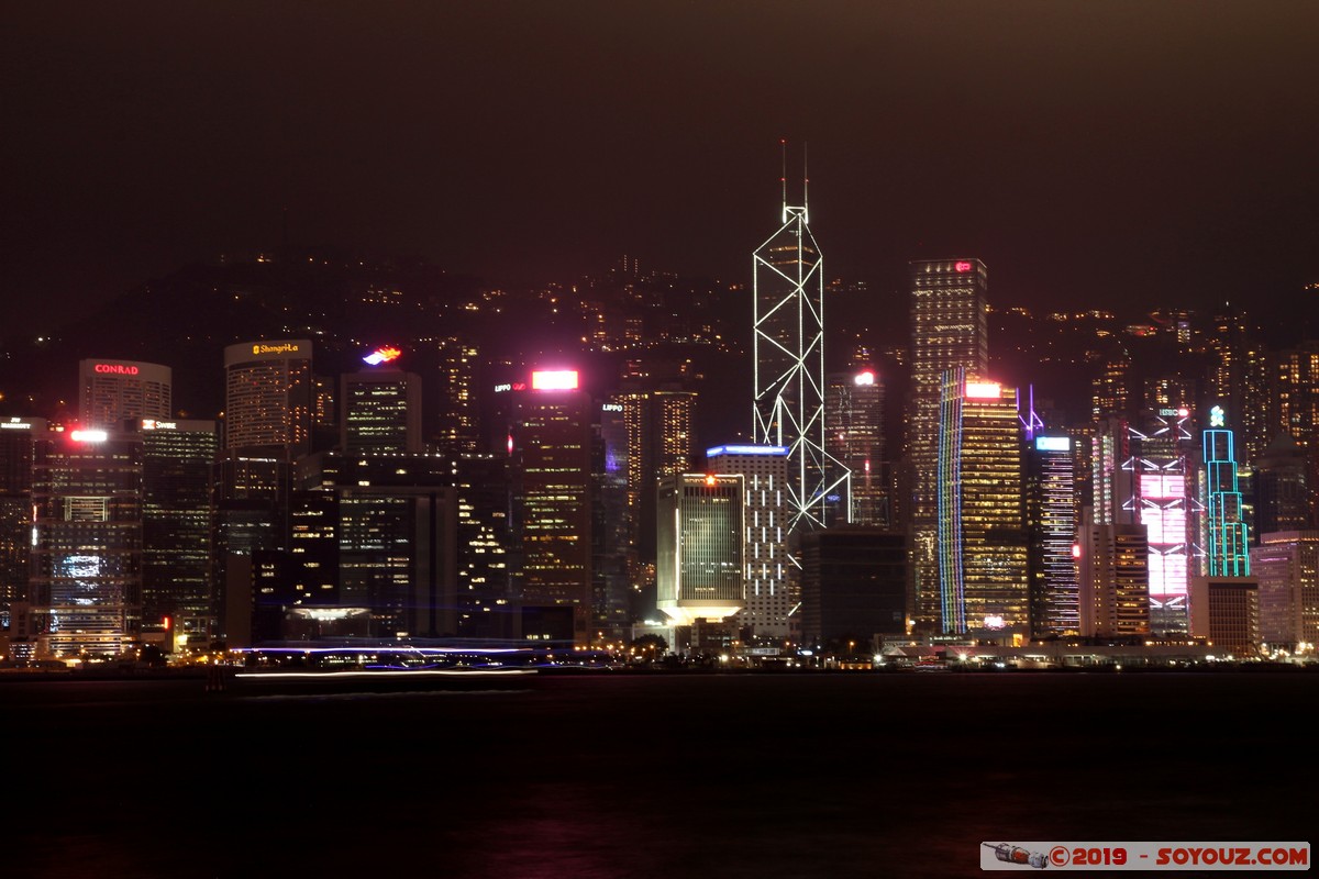 Hong Kong by night - View from Kowloon
Mots-clés: geo:lat=22.29322222 geo:lon=114.17242504 geotagged HKG Hong Kong Tsim Sha Tsui Yau Tsim Mong Kowloon Public Pier skyline skyscraper Nuit Victoria Harbour