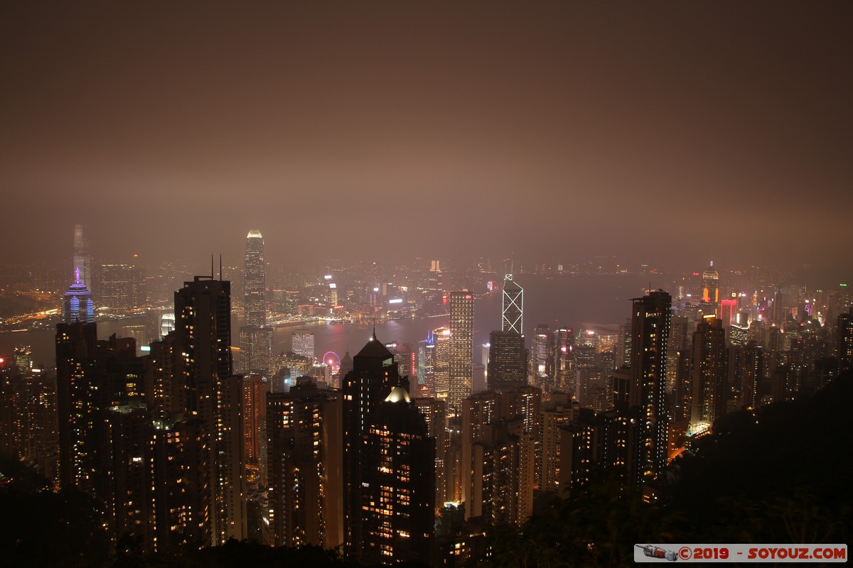 Hong Kong by night - View from Victoria Peak
Mots-clés: Central and Western Central District geo:lat=22.27094000 geo:lon=114.15092600 geotagged HKG Hong Kong Nuit skyscraper skyline International Finance Centre Jardine House