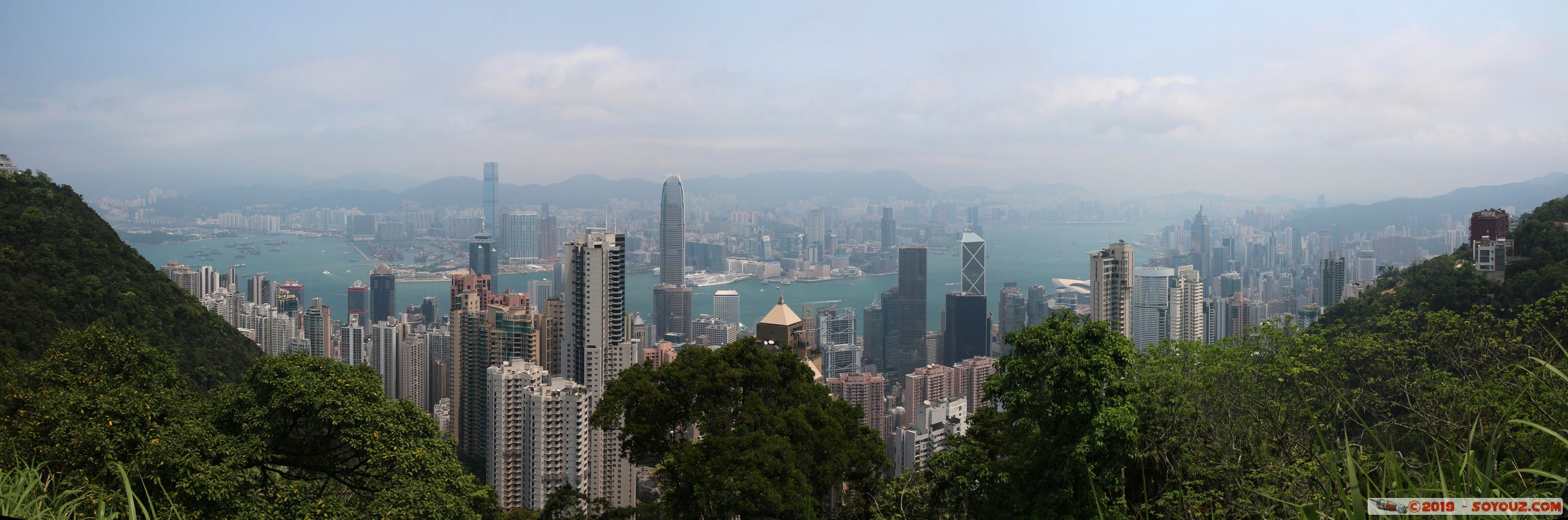 Hong Kong - Panorama from Victoria Peak
Mots-clés: Central and Western Central District geo:lat=22.27078071 geo:lon=114.15099476 geotagged HKG Hong Kong skyline skyscraper panorama Victoria Harbour Sky 100 International Finance Centre