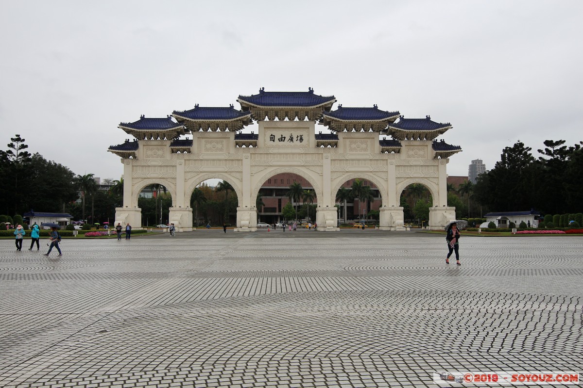 Taipei - Zhongzheng Memorial Park - Main Gate
Mots-clés: geo:lat=25.03619064 geo:lon=121.51870628 geotagged Guting Taiwan TWN Taipei New Taipei Zhongzheng Memorial Park