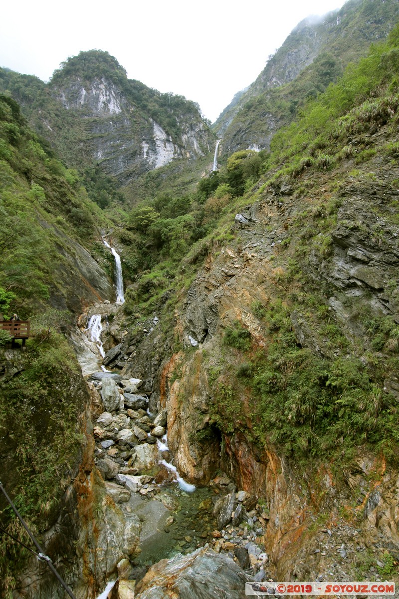 Taroko Gorge - Baiyang Trail Waterfall
Mots-clés: geo:lat=24.17813344 geo:lon=121.47543177 geotagged Taiwan TWN Xiqiliang Hualien County Taroko Gorge Baiyang Trail Riviere Montagne cascade