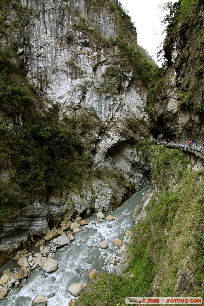 Taroko Gorge - Swallow Grotto Trail (Yanzikou)
Mots-clés: geo:lat=24.17453889 geo:lon=121.56348611 geotagged Taiwan TWN Yanzikou Hualien County Taroko Gorge Montagne Swallow Grotto Trail (Yanzikou) Riviere