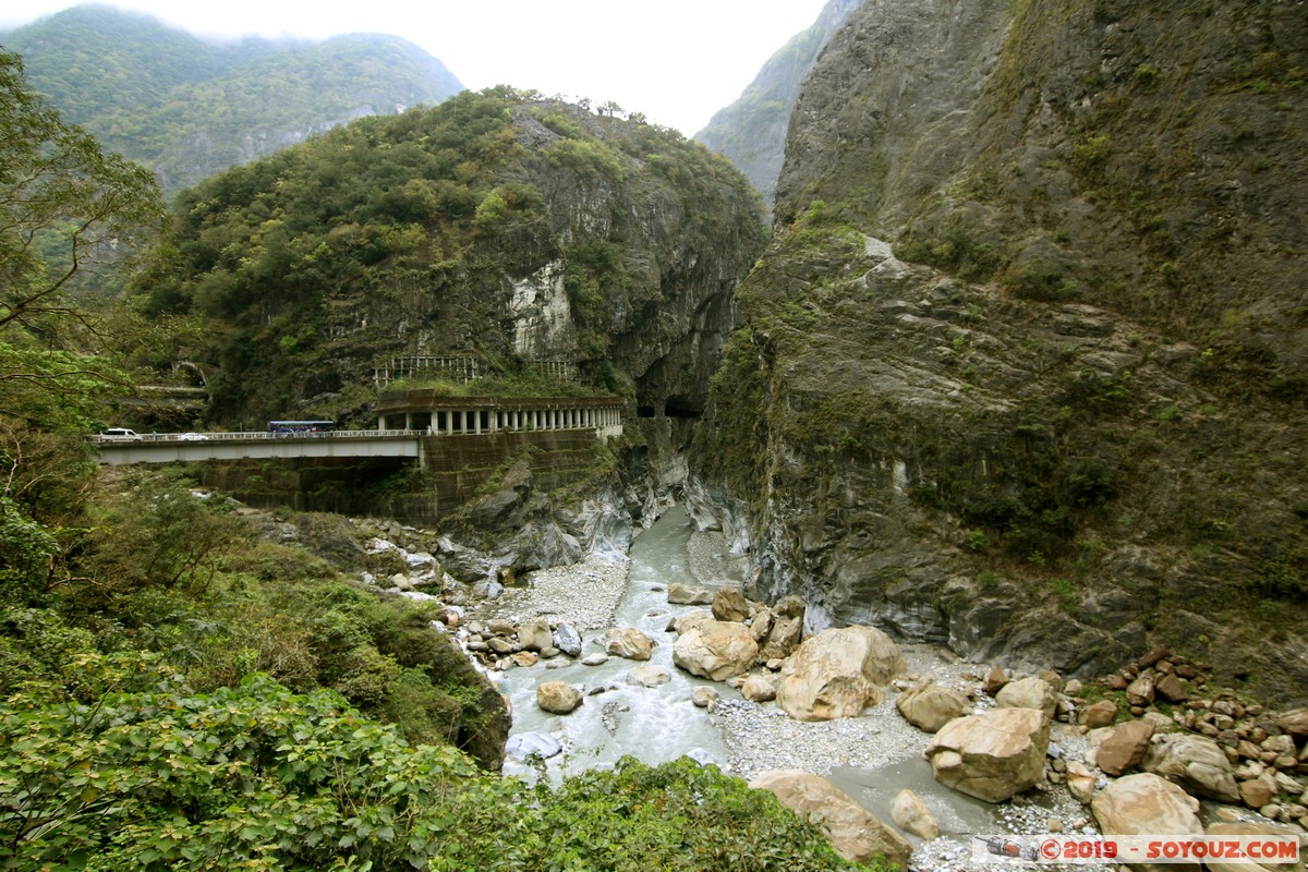 Taroko Gorge - Swallow Grotto Trail (Yanzikou)
Mots-clés: geo:lat=24.17383033 geo:lon=121.56139533 geotagged Taiwan TWN Yanzikou Hualien County Taroko Gorge Montagne Swallow Grotto Trail (Yanzikou) Riviere