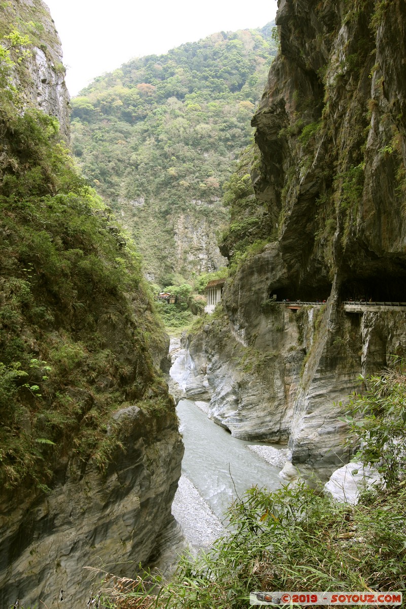 Taroko Gorge - Swallow Grotto Trail (Yanzikou)
Mots-clés: geo:lat=24.17293762 geo:lon=121.55947893 geotagged Taiwan TWN Yanzikou Hualien County Taroko Gorge Montagne Swallow Grotto Trail (Yanzikou) Riviere