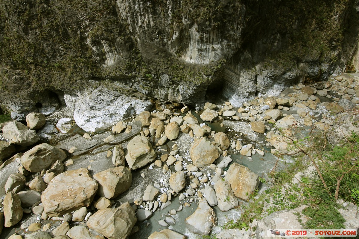 Taroko Gorge - Swallow Grotto Trail (Yanzikou)
Mots-clés: geo:lat=24.17283800 geo:lon=121.56175667 geotagged Taiwan TWN Yanzikou Hualien County Taroko Gorge Montagne Swallow Grotto Trail (Yanzikou) Riviere