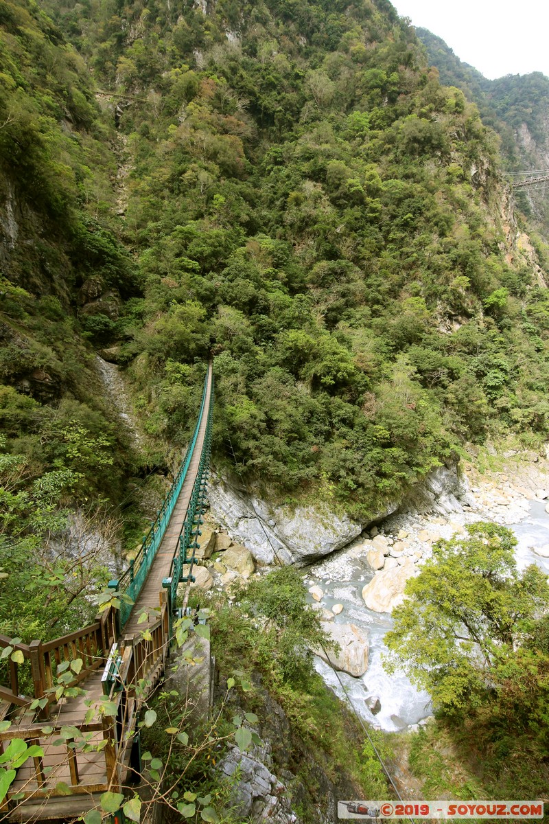 Taroko Gorge - Swallow Grotto Trail (Yanzikou) - Zhuilu Suspension Bridge
Mots-clés: geo:lat=24.17292667 geo:lon=121.56661214 geotagged Taiwan TWN Yanzikou Hualien County Taroko Gorge Montagne Swallow Grotto Trail (Yanzikou) Pont Riviere Zhuilu Suspension Bridge