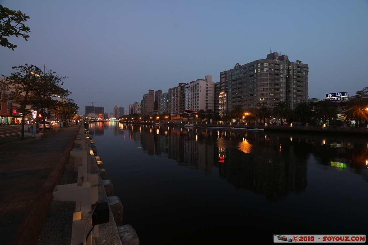 Tainan - Anping Canal Park at sunset
Mots-clés: Gangziwei geo:lat=22.99810917 geo:lon=120.17673750 geotagged Taiwan TWN Nuit Anping Canal Park canal
