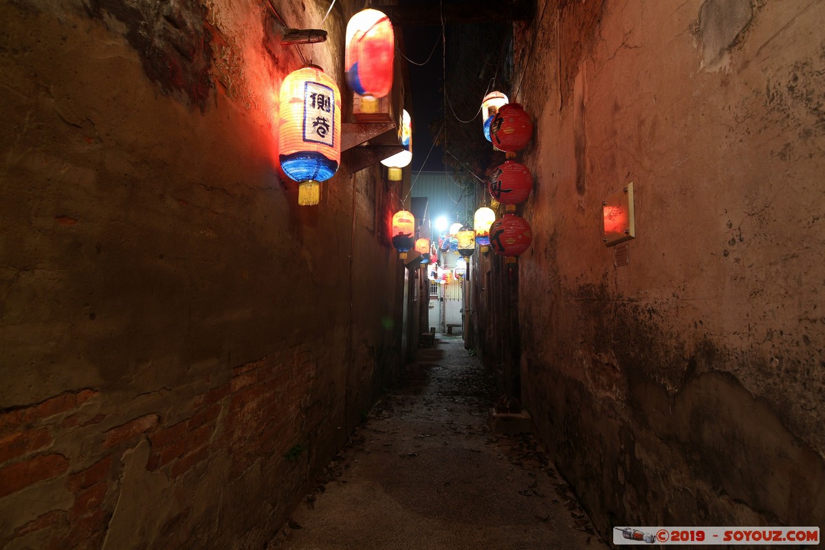 Tainan by night - Shennong Street
Mots-clés: Chikanlou geo:lat=22.99739321 geo:lon=120.19704759 geotagged Taiwan TWN Nuit Shennong Street Lumiere