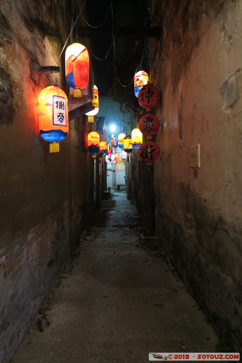 Tainan by night - Shennong Street
Mots-clés: Chikanlou geo:lat=22.99730014 geo:lon=120.19706828 geotagged Taiwan TWN Nuit Shennong Street Lumiere