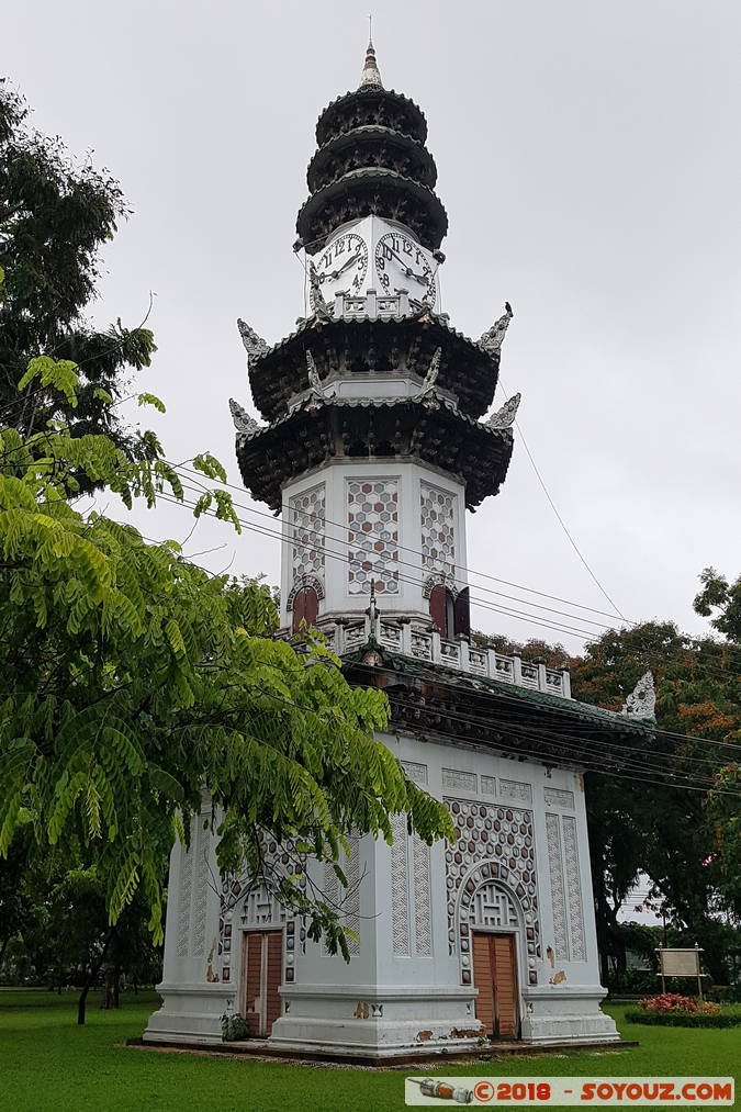 Bangkok - Lumphini Park - Clock Tower
Mots-clés: Bang Rak Bangkok geo:lat=13.72778559 geo:lon=100.54369426 geotagged Surawong THA Thaïlande Lumphini Park