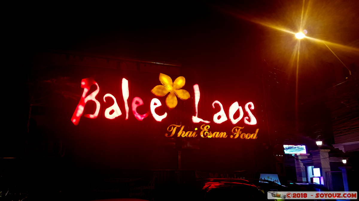 Bangkok - Balee Loas Restaurant
Mots-clés: Bang Rak Bangkok geo:lat=13.72764719 geo:lon=100.56157082 geotagged Sukhumvit THA Thaïlande Sukhumvit Soi 16