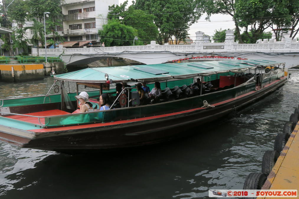 Bangkok - Mahanak Canal
Mots-clés: Bangkok geo:lat=13.75552275 geo:lon=100.50656140 geotagged Phra Nakhon THA Thaïlande SaenSaep Canal bateau Mahanak Canal