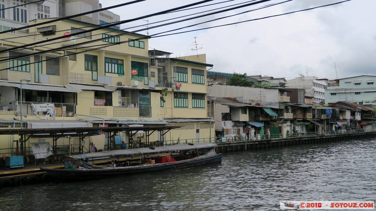 Bangkok - Mahanak Canal
Mots-clés: Bangkok geo:lat=13.75536644 geo:lon=100.50622880 geotagged Phra Nakhon THA Thaïlande SaenSaep Canal bateau Mahanak Canal