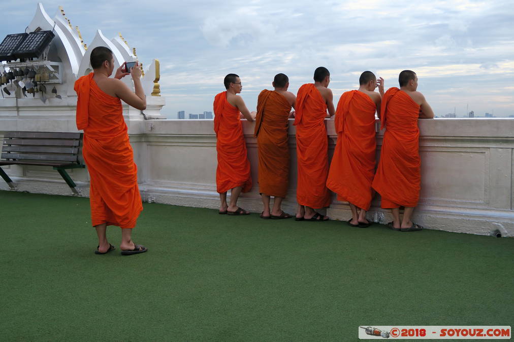 Bangkok - Phu Khao Thong (Golden Mount) - Monks
Mots-clés: Bangkok geo:lat=13.75395697 geo:lon=100.50658286 geotagged Phra Nakhon THA Thaïlande Phu Khao Thong (Golden Mount) Boudhiste personnes