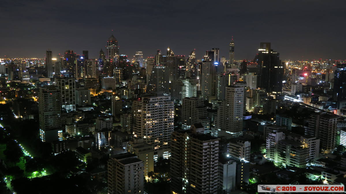 Bangkok by Night - View on the city from 35th Floor
Mots-clés: Bang Rak Bangkok geo:lat=13.73315274 geo:lon=100.56057304 geotagged Sukhumvit THA Thaïlande Nuit skyscraper