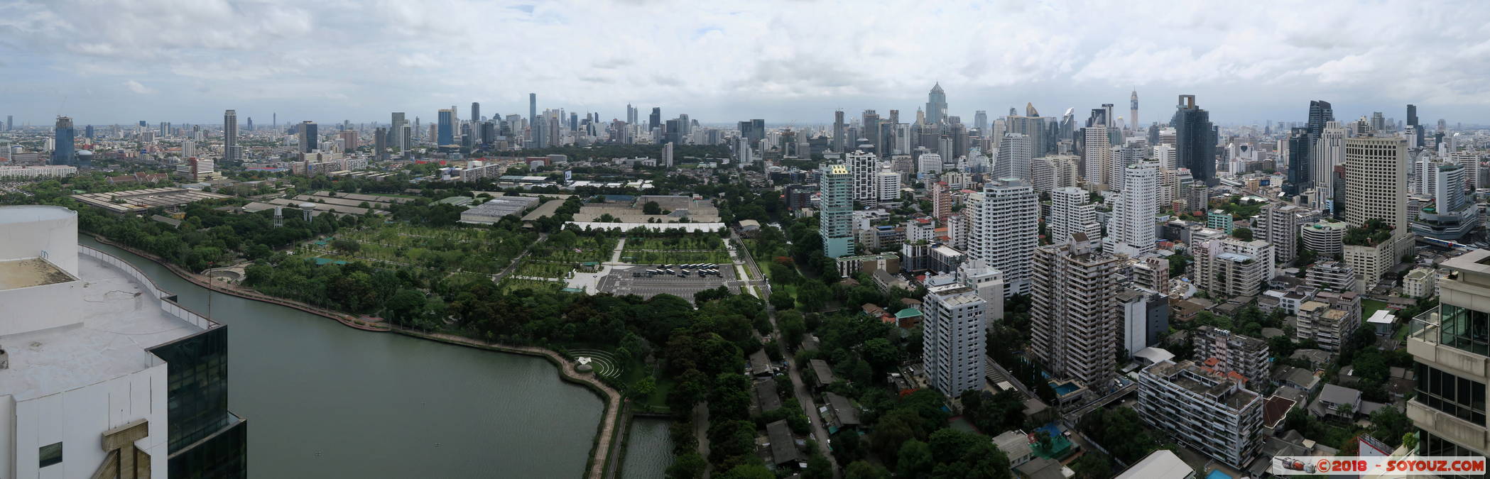 Bangkok - Panorama on the city from 35th Floor
Mots-clés: Bang Rak Bangkok geo:lat=13.73316316 geo:lon=100.56057304 geotagged Sukhumvit THA Thaïlande skyscraper panorama