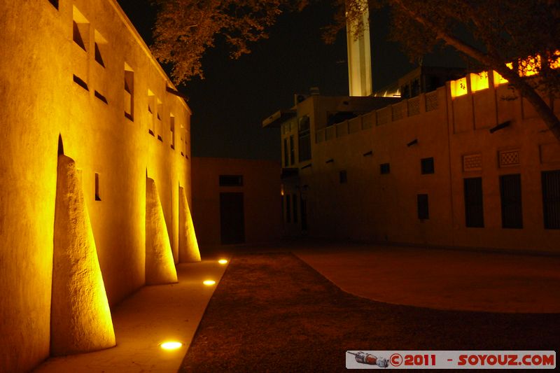 Bur Dubai by night - Bastakia Quarter
Mots-clés: Bur Dubai mirats Arabes Unis geo:lat=25.26431006 geo:lon=55.29937556 UAE United Arab Emirates Nuit Bastakia Quarter