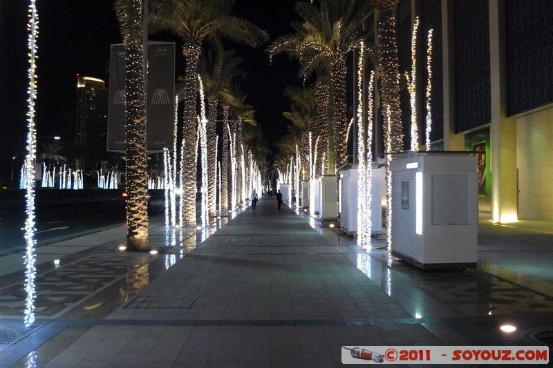 Downtown Dubai by night - Emaar Square
Mots-clés: mirats Arabes Unis geo:lat=25.19966024 geo:lon=55.27559638 ZaâbÄ«l UAE United Arab Emirates Downtown Dubai Nuit Emaar Square