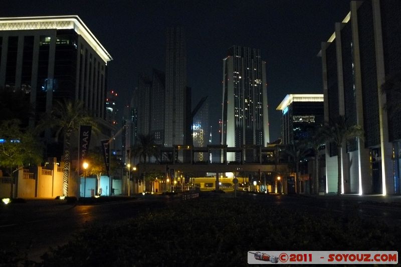 Downtown Dubai by night - Emaar Square
Mots-clés: mirats Arabes Unis geo:lat=25.19976703 geo:lon=55.27236700 ZaâbÄ«l UAE United Arab Emirates Downtown Dubai Nuit Emaar Square