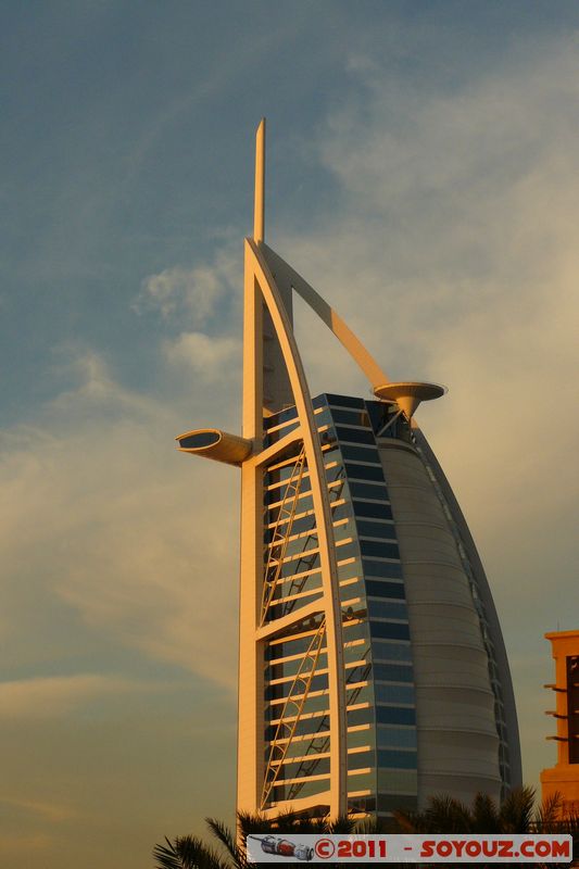 Dubai - Madinat Jumeirah Mall - View on Burj Al Arab
Mots-clés: Al Safouh First mirats Arabes Unis geo:lat=25.13401421 geo:lon=55.18502770 UAE United Arab Emirates Burj Al Arab sunset