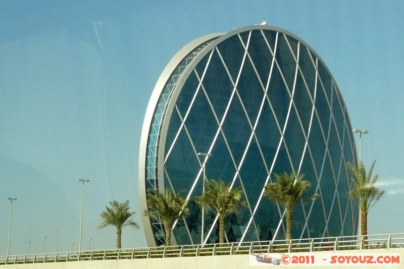 Abu Dhabi - HQ, the first spherical office building
Mots-clés: AbÅ« ZÌ§aby mirats Arabes Unis geo:lat=24.44081602 geo:lon=54.58403338 MadÄ«nat KhalÄ«fah A UAE United Arab Emirates HQ
