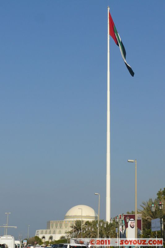 Abu Dhabi - UAE Flagpole
Mots-clés: AbÅ« ZÌ§aby mirats Arabes Unis geo:lat=24.47662466 geo:lon=54.33051636 Qaryat at TurÄth UAE United Arab Emirates Drapeau