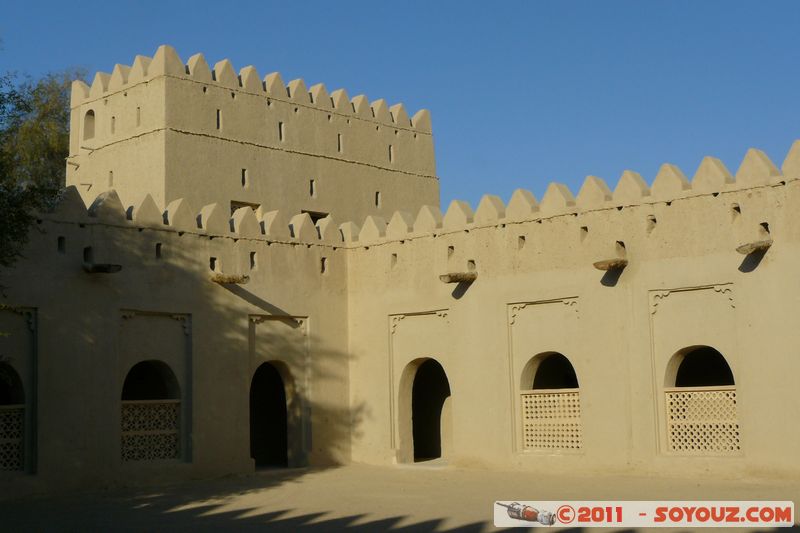 Al Ain - Al Jahili Fort
Mots-clés: AbÅ« ZÌ§aby Al Muâtara mirats Arabes Unis geo:lat=24.21647223 geo:lon=55.75292237 UAE United Arab Emirates Al Jahili Fort chateau