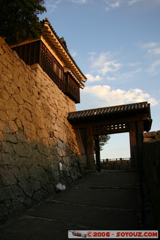 Chateau de Matsuyama - Tonashi Mon gate
Mots-clés: chateau