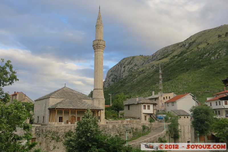 Mostar - Stari Grad - Meczet i minaret
Mots-clés: BIH Bosnie HerzÃ©govine Donja Mahala Federation of Bosnia and Herzegovina geo:lat=43.33705840 geo:lon=17.81342496 geotagged patrimoine unesco Stari grad Mosque