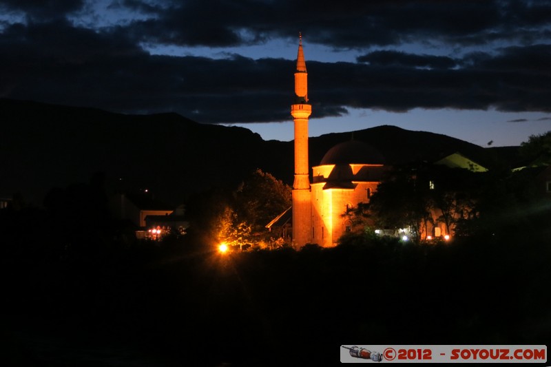 Mostar by night - Stari Grad - Koski Mehmed pashaâ's mosque
Mots-clés: BIH BjeluÅ¡ine Bosnie HerzÃ©govine Federation of Bosnia and Herzegovina geo:lat=43.33748475 geo:lon=17.81526779 geotagged Nuit patrimoine unesco Stari grad Mosque
