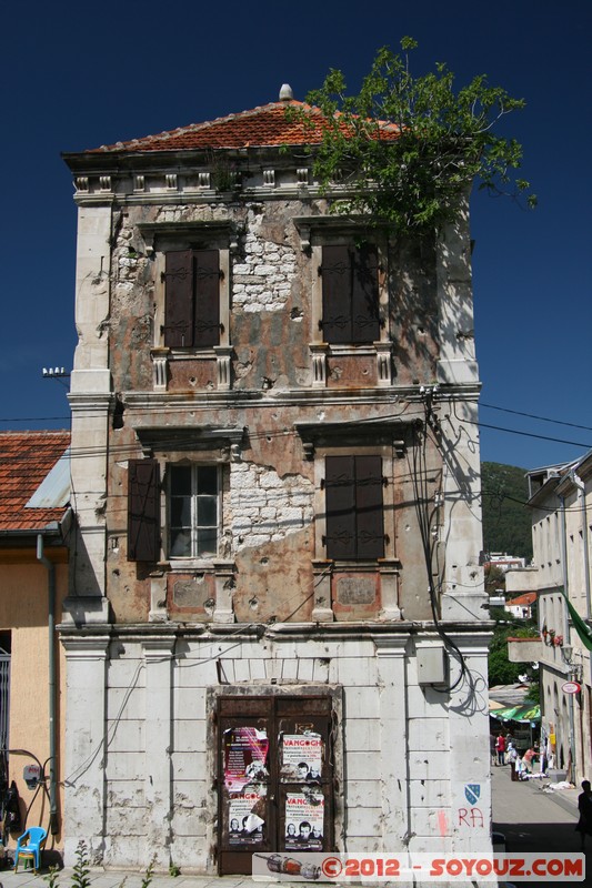 Mostar - Ulica Bajatova
Mots-clés: BIH BjeluÅ¡ine Bosnie HerzÃ©govine Federation of Bosnia and Herzegovina geo:lat=43.33920967 geo:lon=17.81561993 geotagged Ruines