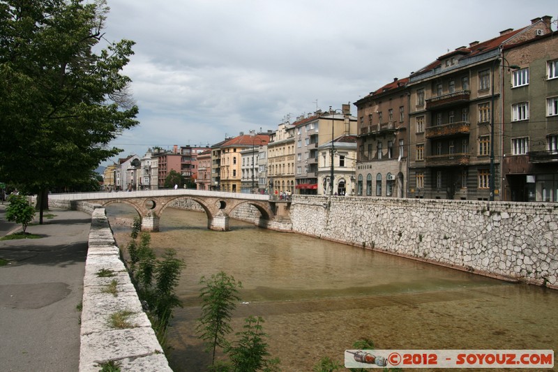 Sarajevo - Latin Bridge
Mots-clés: BIH Bosnie HerzÃ©govine Federation of Bosnia and Herzegovina geo:lat=43.85777877 geo:lon=18.42996693 geotagged Hrid Bistrik Latin Bridge Pont