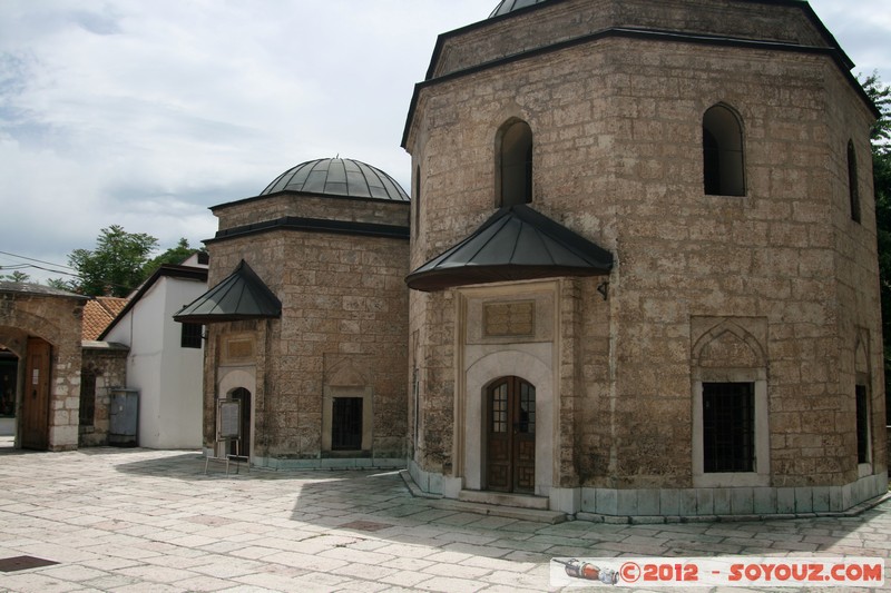 Sarajevo - Bascarsija - Gazi Husrev-Beya´s Mosque
Mots-clés: BIH Bosnie HerzÃ©govine Federation of Bosnia and Herzegovina geo:lat=43.85930983 geo:lon=18.42925677 geotagged Hrid Mosque Gazi Husrev-BeyÂ´s Mosque