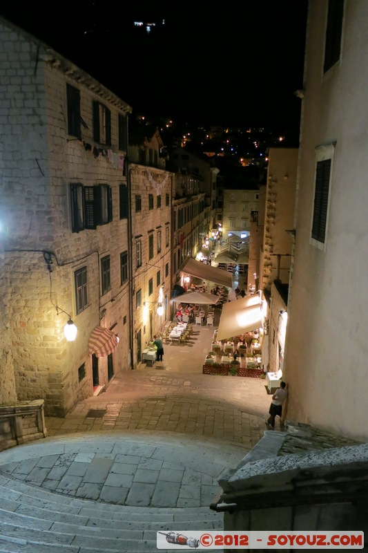 Dubrovnik by Night - Ulica Uz Jezuite
Mots-clés: Bosanka Croatie DubrovaÄ�ko-Neretvanska geo:lat=42.63960377 geo:lon=18.10940325 geotagged HRV PloÄ�e Nuit medieval patrimoine unesco