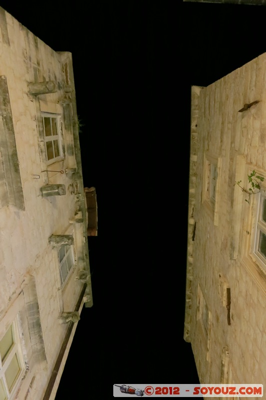 Dubrovnik by Night - Ulica Gariste
Mots-clés: Bosanka Croatie DubrovaÄ�ko-Neretvanska geo:lat=42.64112572 geo:lon=18.10740554 geotagged HRV Pile Nuit medieval patrimoine unesco